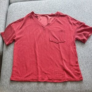 Textured V-Neck Short Sleeve Top in Coral